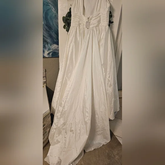 Ivory wedding dress - Picture 3 of 3